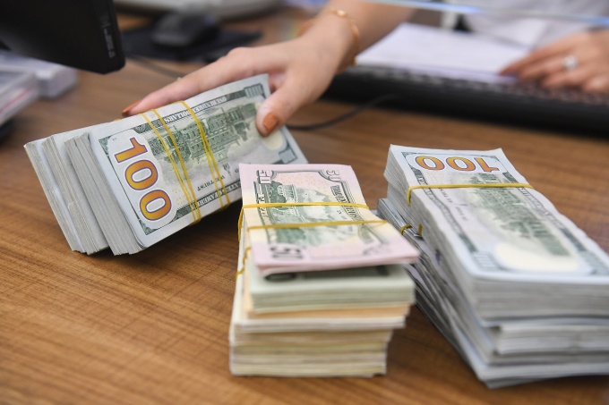 Bộ Tài chính đề xuất bỏ cấp giấy phép đầu tư ra nước ngoài