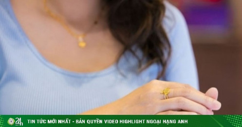 Người mua vàng lại rối bời với các thông tin mới