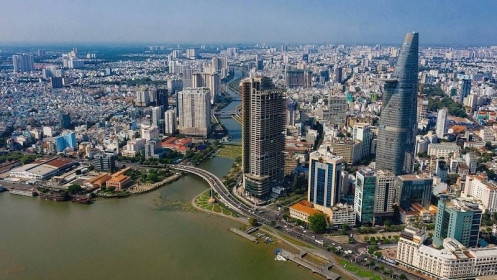 Ai hưởng lợi khi dòng tiền chảy mạnh vào kênh bất động sản và chứng khoán?