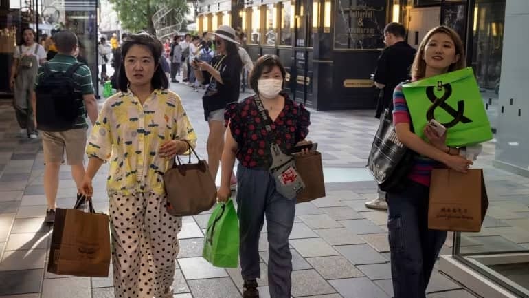 Trung Quốc đón loạt tin xấu về kinh tế