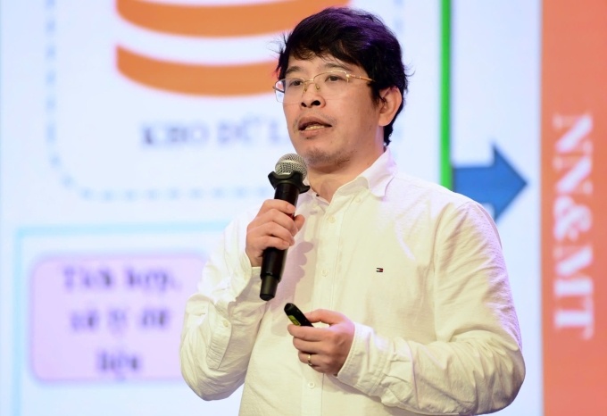 Đề xuất TP HCM chuyển xe công dùng xăng dầu sang điện