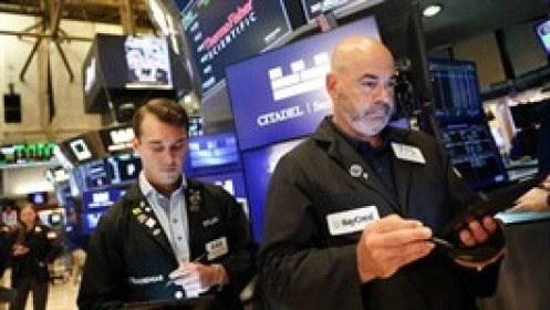 S&P 500 tăng 2 tuần liên tiếp bất chấp đà giảm trong phiên