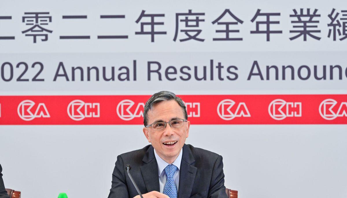 Công ty của Lý Gia Thành hoãn thương vụ bán cảng Panama đến năm 2026, lợi nhuận giảm 92%