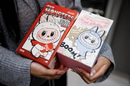 Labubu "càn quét" thế giới, Pop Mart báo lãi tăng 400%