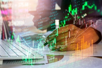 Nhóm ngân hàng và Vingroup nâng đỡ, VN-Index giữ vững đà tăng