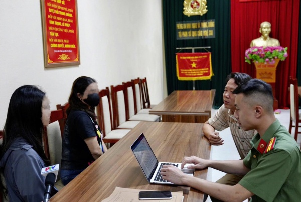 Gần 40 phút giải cứu thiếu nữ bị "bắt cóc online"