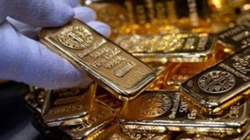Vàng thế giới ổn định chờ thêm gợi ý về lộ trình chính sách của Fed