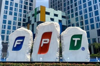 FPT trở lại vùng 100,000 đồng/cp sau thông tin hợp tác công nghệ quốc tế