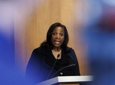 Ông Trump xúc tiến sa thải Thống đốc Fed Lisa Cook