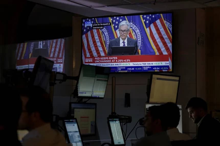 Ông Trump "đùa với lửa" khi tấn công Fed?