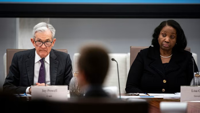 Trái phiếu dài hạn Mỹ bị bán tháo sau khi ông Trump sa thải thống đốc Fed