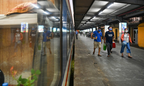 Tàu khách điều chỉnh giờ vào trung tâm Hà Nội trong ba ngày