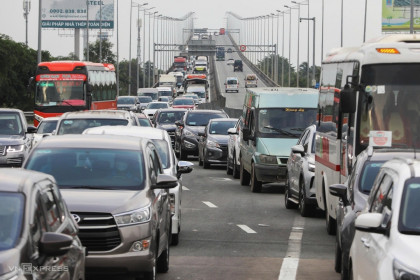 Phương án vừa mở rộng, vừa cho xe chạy trên cao tốc TP HCM - Long Thành