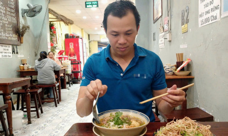 Nhiều hàng quán đồng loạt tăng giá