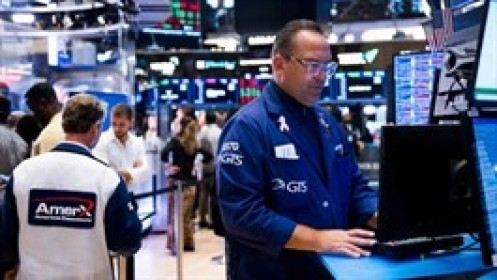 S&P 500 ghi nhận 4 tháng tăng liên tiếp