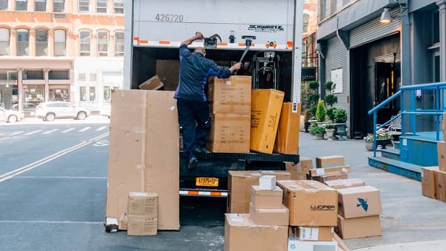 Cơn hoảng loạn của ngành bán lẻ khi Mỹ chấm dứt miễn trừ 'de minimis'