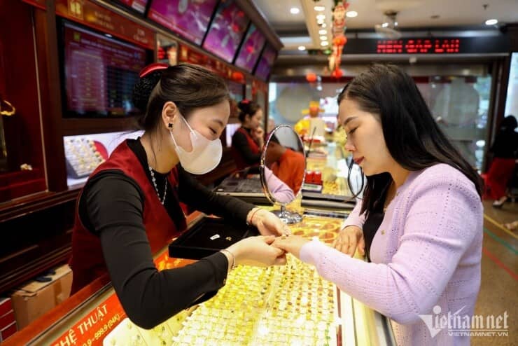 Một tuần vàng SJC tăng gần 4 triệu đồng/lượng, dự báo giá vàng sắp tới thế nào?
