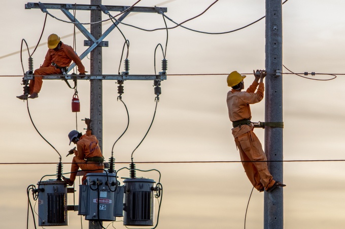 Nghị quyết 70 của Bộ Chính trị: Cơ cấu lại ngành điện để người dân được chọn đơn vị cung cấp
