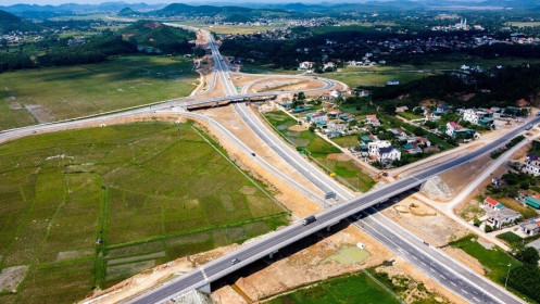 Đầu tư công giữa kỳ cải tổ: Vượt thách thức để "về đích" đúng hẹn