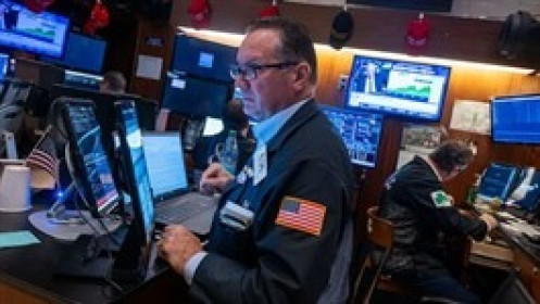 Phố Wall giảm điểm sau báo cáo việc làm yếu của Mỹ