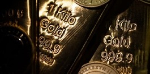 Vàng thế giới tiến sát mức cao kỷ lục 3,600 USD/oz sau báo cáo việc làm của Mỹ