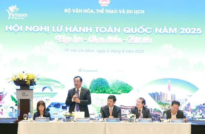 Trung Quốc dẫn đầu khách quốc tế đến Việt Nam tháng 8 kỷ lục