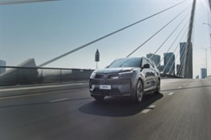 VinFast tiếp tục tăng trưởng doanh thu mạnh mẽ trong quý 2