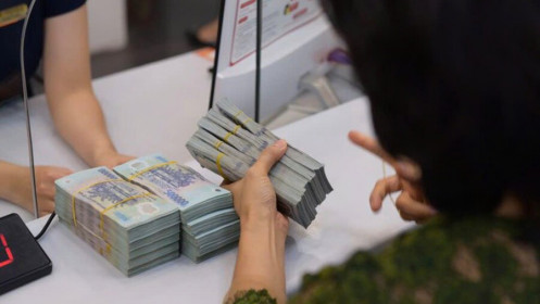 Tín dụng 8 tháng tăng 11,82%, doanh nghiệp bứt tốc trở lại
