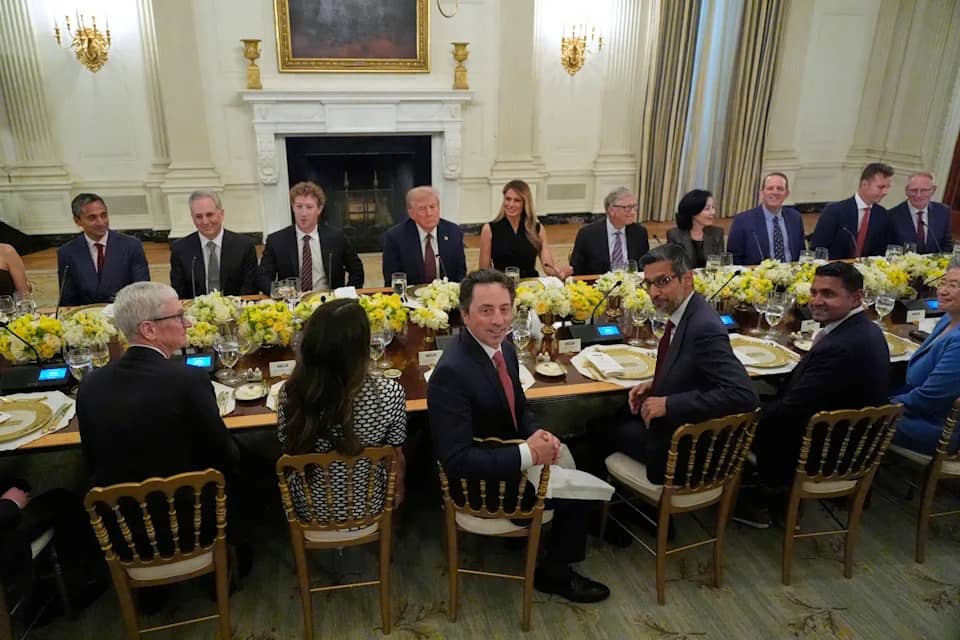Lãnh đạo công nghệ hứa rót vốn khủng, ông Trump hân hoan tại bữa tiệc Nhà Trắng