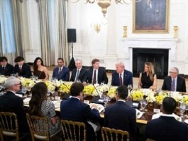 Loạt ông chủ công nghệ lớn “xếp hàng” ủng hộ dự án AI của vợ ông Trump