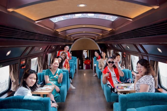 Lưu ý khi du lịch bằng tàu hỏa hai tầng 'Hà Nội 5 cửa ô'