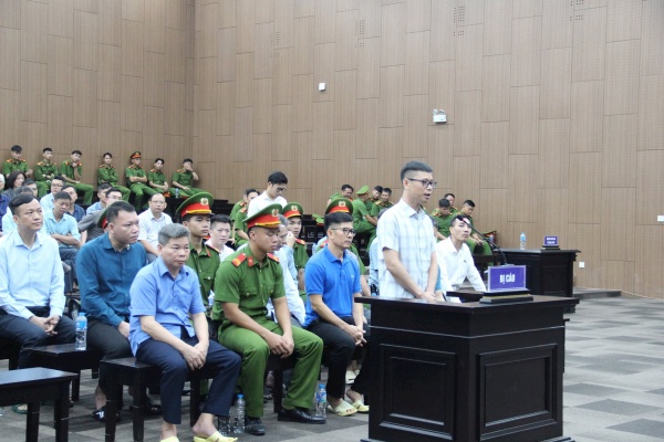 Cựu Giám đốc Ban Quản lý dự án nhận 11 tỷ đồng "tiền cơ chế" của Tập đoàn Thuận An