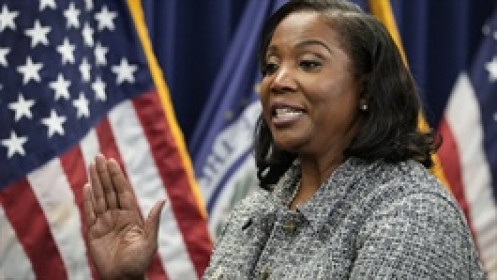 Thẩm phán ngăn chặn ông Trump sa thải Thống đốc Fed Lisa Cook