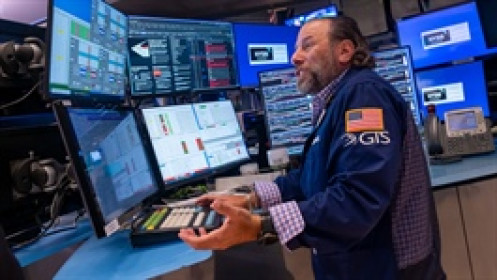 Chứng khoán toàn cầu liên tiếp lập đỉnh mới, tâm lý lạc quan ngập tràn