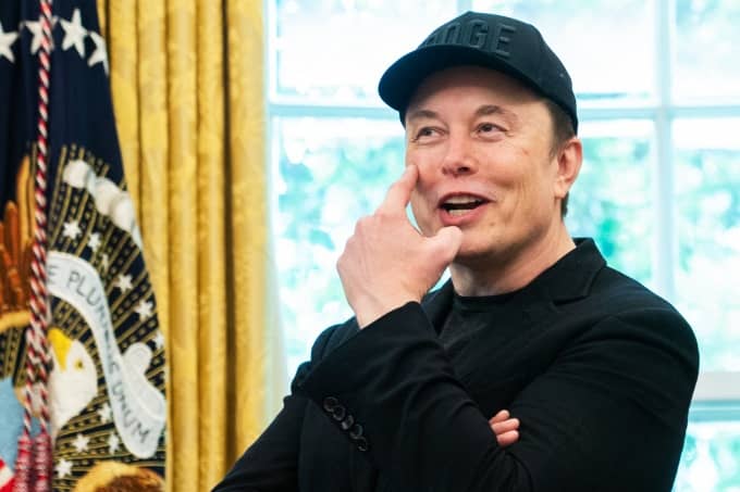 Vì sao Tesla trao gói thù lao 1.000 tỷ USD cho Elon Musk?