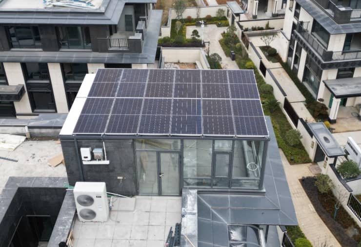 Lắp điện mặt trời mái nhà ở Trung Quốc không xin phép có bị phạt?