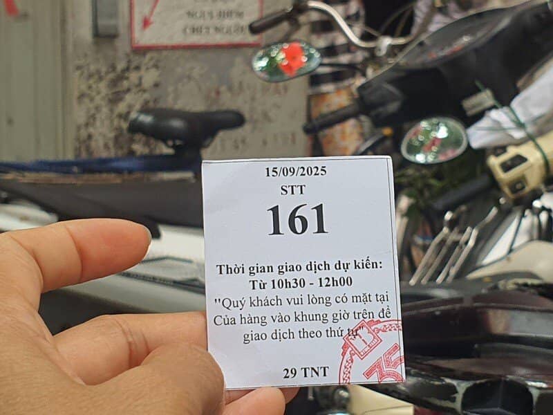 Giá vàng chiều 15/9: Đảo chiều tăng, một số người mang vàng đi bán lại mang về