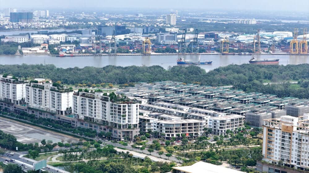 Thị trường nhà ở TPHCM 'hé cửa' để vốn ngoại nhập cuộc