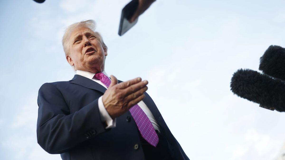 Ông Trump đề xuất các công ty ngừng công bố báo cáo hàng quý