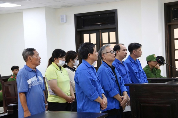 Cựu Giám đốc Trung tâm kỹ thuật tài nguyên môi trường cùng thuộc cấp lĩnh hơn 50 năm tù