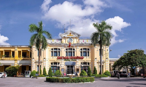 Vận hành tàu khách đưa đón công chức ở Hải Phòng