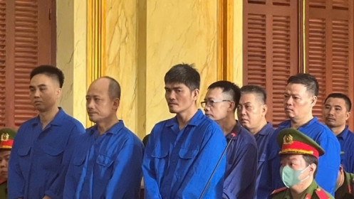 Tuyên án 14 bị cáo buôn lậu 113 kg vàng từ Camphuchia về Việt Nam