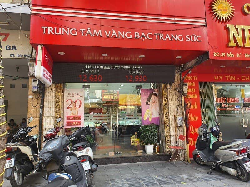 Phố vàng ngày 19/9: Nhiều người đi từ tinh mơ lấy số mua vàng, bất ngờ tiệm vàng có thông báo mới