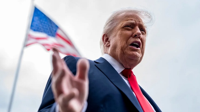 Ông Trump áp phí 100,000 USD/năm cho visa H-1B, gây sốc cho ngành công nghệ