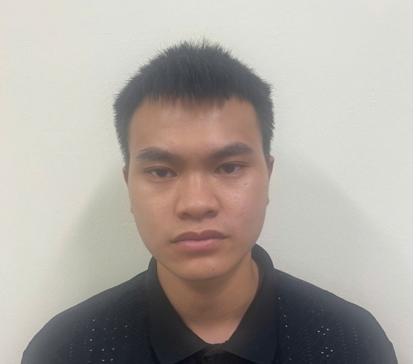 Bắt một đối tượng trong vụ "đàn em tổng tài đánh người" ở quán cà phê