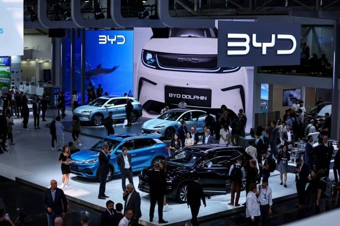 Công ty của Warren Buffett bán hết cổ phiếu BYD