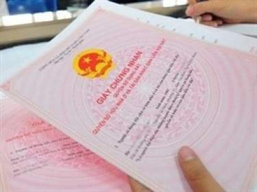 Cập nhật quy định 2025: Khi nào người dân được cấp đổi giấy chứng nhận quyền sử dụng đất?