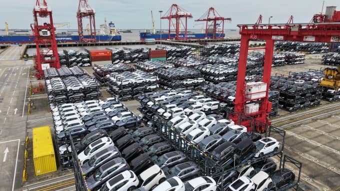 Trung Quốc siết xuất khẩu xe điện