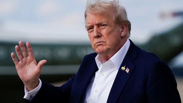 Ông Trump dọa sa thải hàng loạt công chức nếu Chính phủ Mỹ đóng cửa