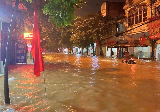 Hà Nội mưa to, nhiều nơi miền Bắc ngập lụt